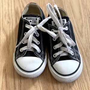 Kid’s Converse Size 8